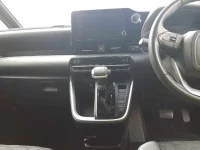 Toyota VOXY лот № 30230 оценка R  с аукциона в Японии 8