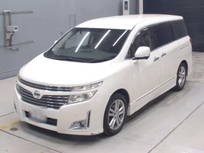 Nissan ELGRAND  с аукциона в Японии