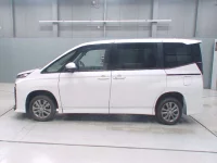 Toyota VOXY лот № 30283 оценка R  с аукциона в Японии 3