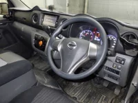 Nissan CARAVAN VAN лот № 2109 оценка 4  с аукциона в Японии 2