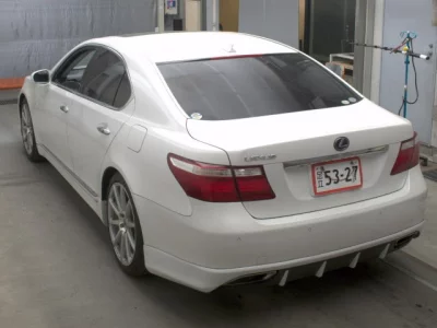 Lexus LS