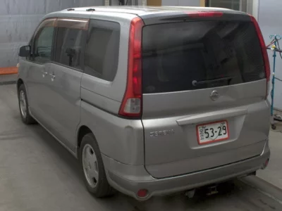 Nissan SERENA  с аукциона в Японии