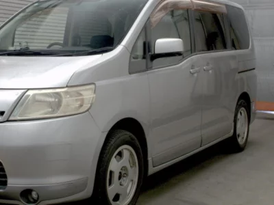 Nissan SERENA  с аукциона в Японии