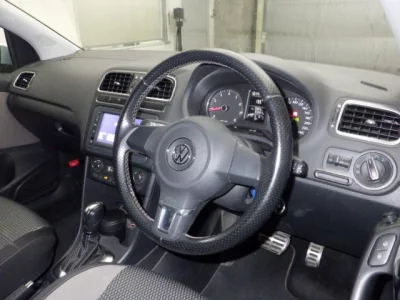 Volkswagen CROSS POLO