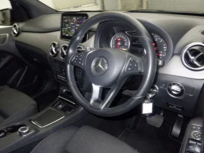 Mercedes-Benz B CLASS