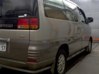 Nissan ELGRAND лот № 17115 оценка R  с аукциона в Японии 3