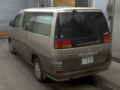 Nissan ELGRAND  с аукциона в Японии