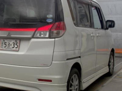 Mitsubishi DELICA D2