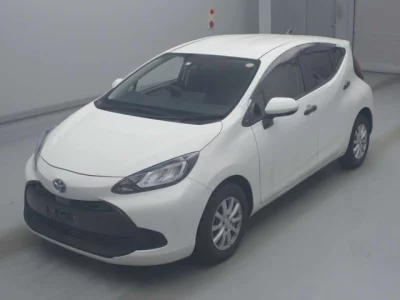 Toyota AQUA  с аукциона в Японии