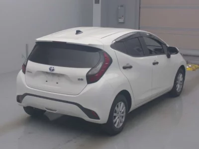 Toyota AQUA  с аукциона в Японии