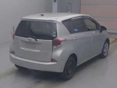 Toyota RACTIS  с аукциона в Японии