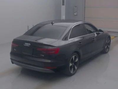 Audi A4  с аукциона в Японии