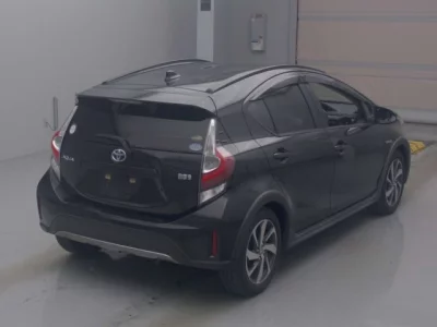 Toyota AQUA  с аукциона в Японии