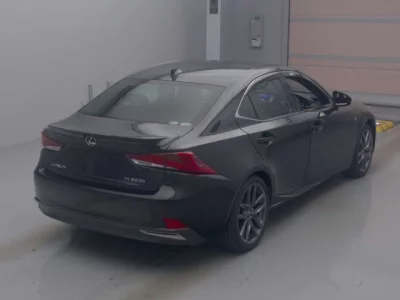 Lexus IS