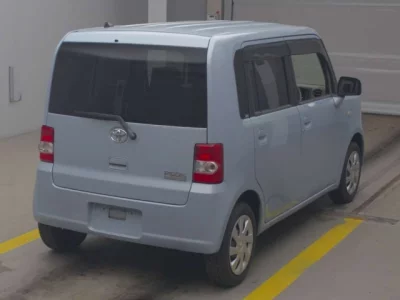 Toyota PIXIS SPACE  с аукциона в Японии