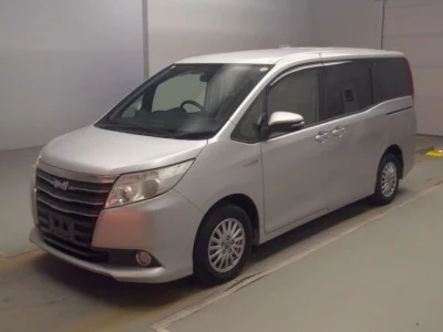 Toyota NOAH  с аукциона в Японии