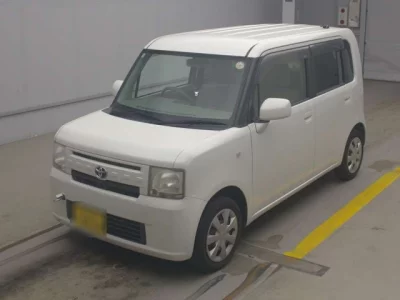 Toyota PIXIS SPACE  с аукциона в Японии