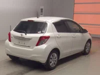 Toyota VITZ лот № 74025 оценка 3.5  с аукциона в Японии 1