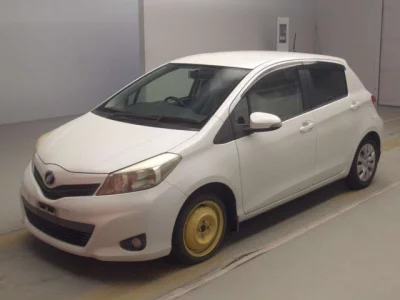 Toyota VITZ  с аукциона в Японии