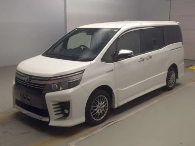 Toyota VOXY  с аукциона в Японии