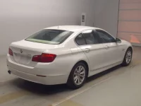 BMW 5-Series лот № 70132 оценка 4  с аукциона в Японии 1