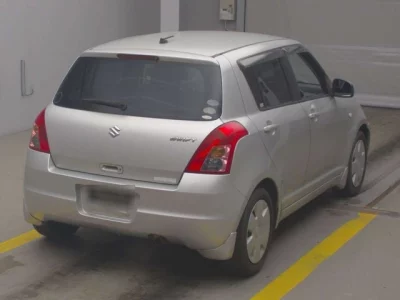 Suzuki SWIFT  с аукциона в Японии