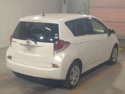 Toyota RACTIS  с аукциона в Японии