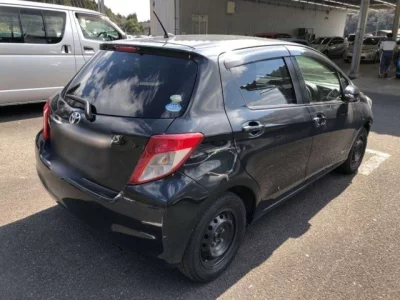 Toyota VITZ  с аукциона в Японии