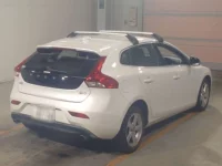 Volvo V40 лот № 5008 оценка 4  с аукциона в Японии 1