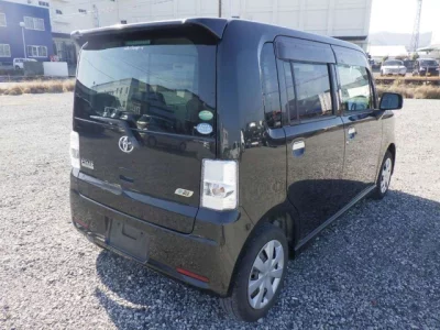 Toyota PIXIS SPACE  с аукциона в Японии