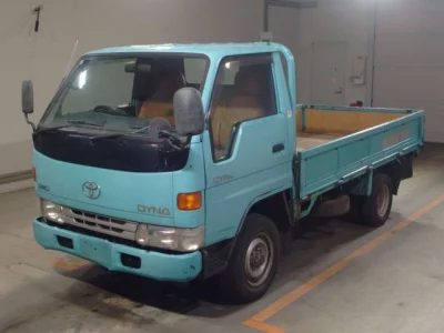 Toyota DYNA  с аукциона в Японии