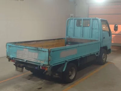 Toyota DYNA  с аукциона в Японии