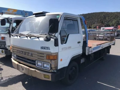 Toyota DYNA  с аукциона в Японии