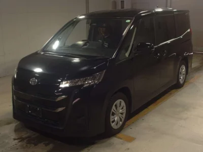 Toyota NOAH  с аукциона в Японии