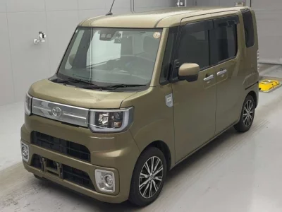 Toyota PIXIS MEGA  с аукциона в Японии