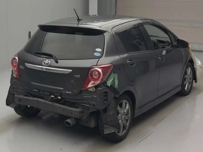 Toyota VITZ  с аукциона в Японии