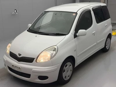 Toyota FUNCARGO  с аукциона в Японии