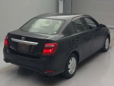 Toyota COROLLA AXIO  с аукциона в Японии