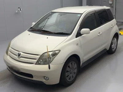 Toyota IST
