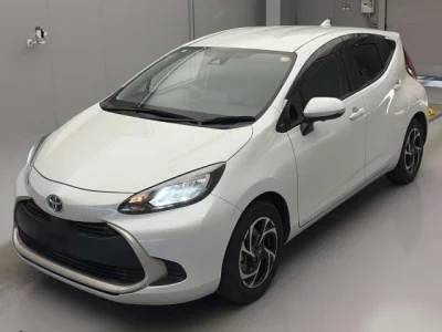 Toyota AQUA  с аукциона в Японии