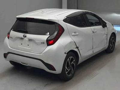 Toyota AQUA  с аукциона в Японии