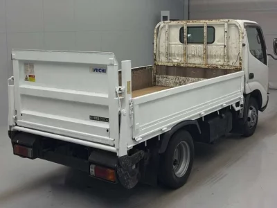 Toyota DYNA  с аукциона в Японии