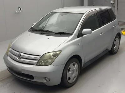 Toyota IST  с аукциона в Японии