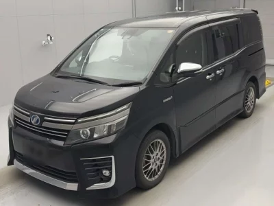 Toyota VOXY  с аукциона в Японии