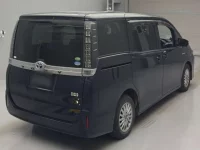 Toyota VOXY лот № 450 оценка RA  с аукциона в Японии 1