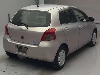 Toyota VITZ  с аукциона в Японии
