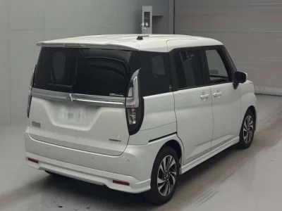 Mitsubishi DELICA D2  с аукциона в Японии