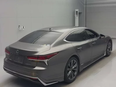 Lexus LS  с аукциона в Японии