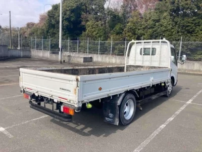 Toyota DYNA  с аукциона в Японии