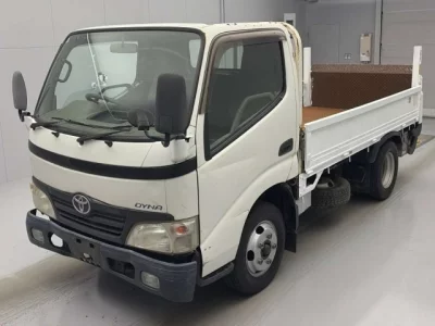 Toyota DYNA  с аукциона в Японии